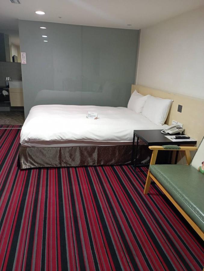 De Reve Express Hotel Chiayi Eksteriør bilde