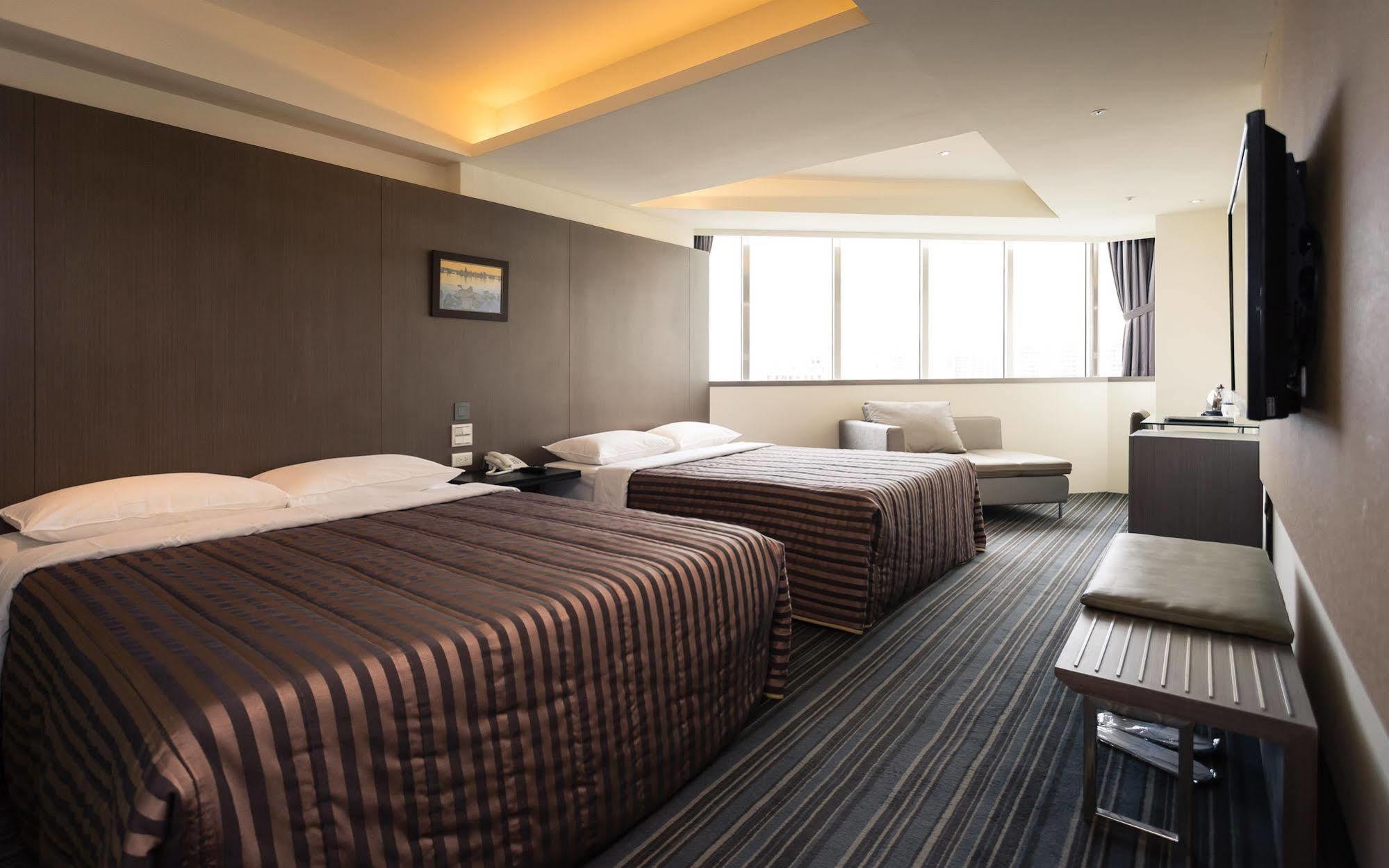 De Reve Express Hotel Chiayi Eksteriør bilde
